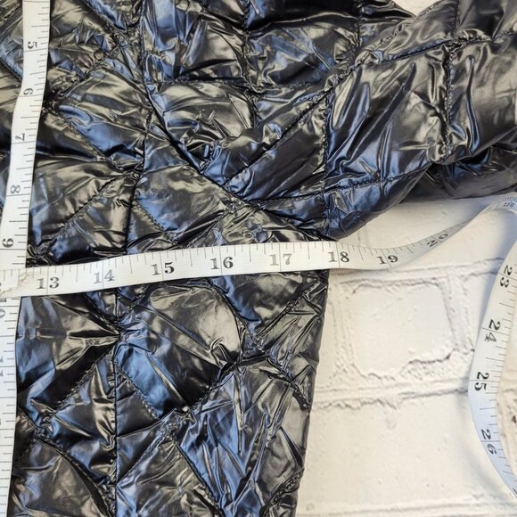 32 Degrees Woman’s Black Shiny puffer jacket size XS full zip - Picture 5 of 15